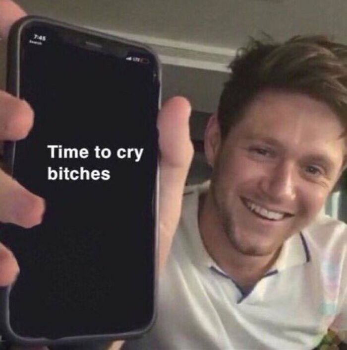 vừa cười vừa khóc meme ảo