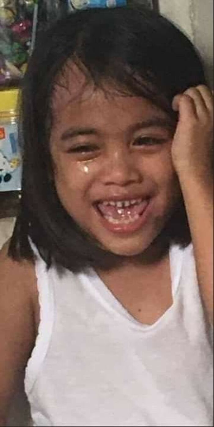 vừa cười vừa khóc meme hài