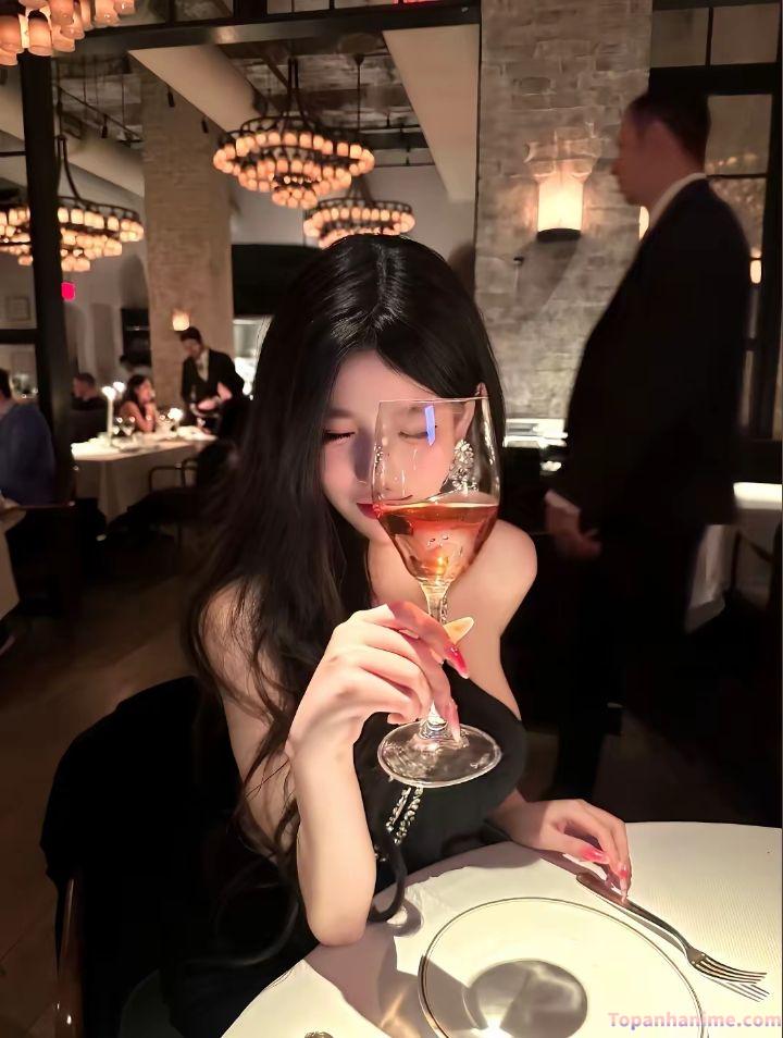 Ảnh gái đi bar náo