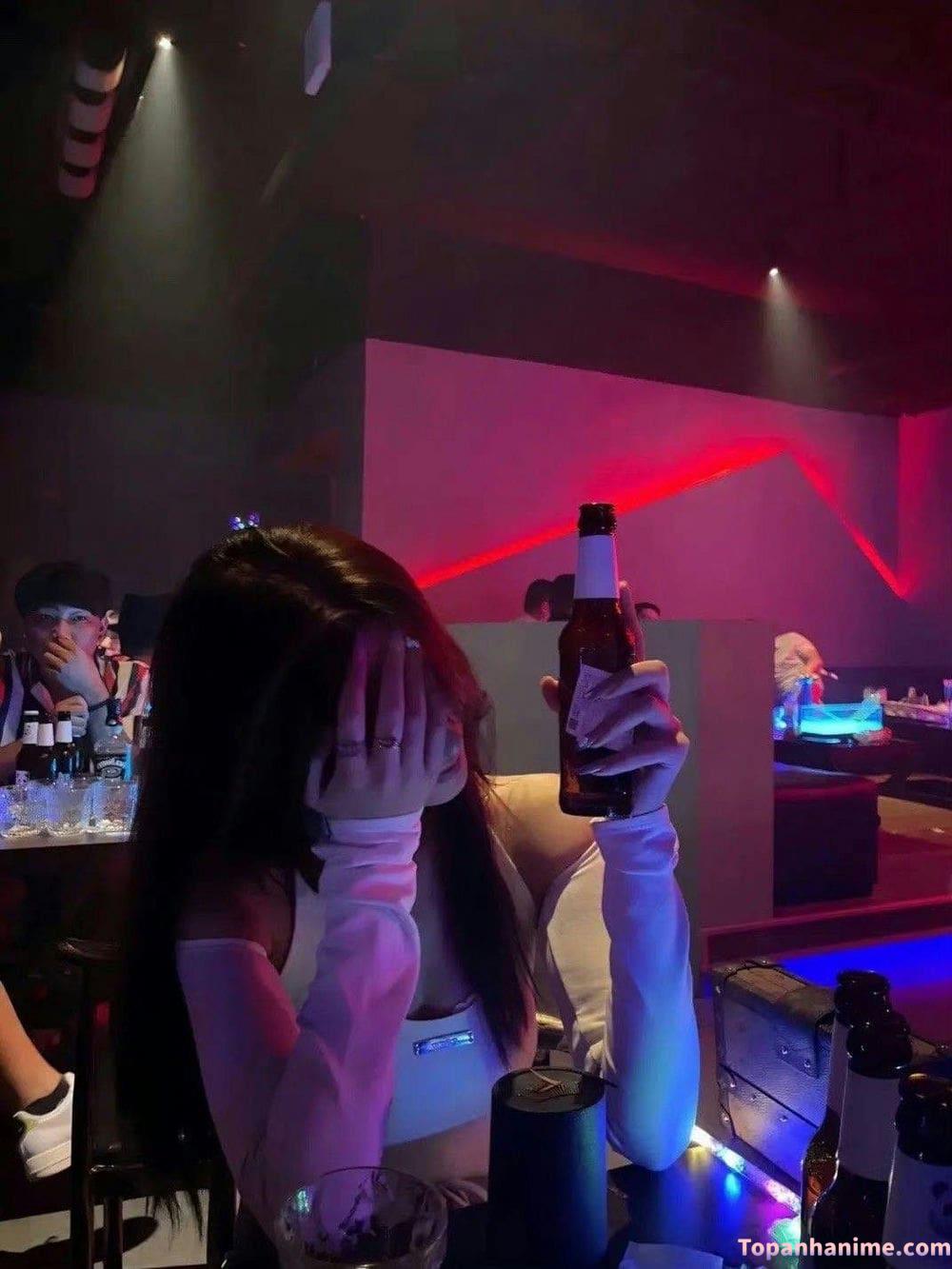Ảnh gái đi bar vui