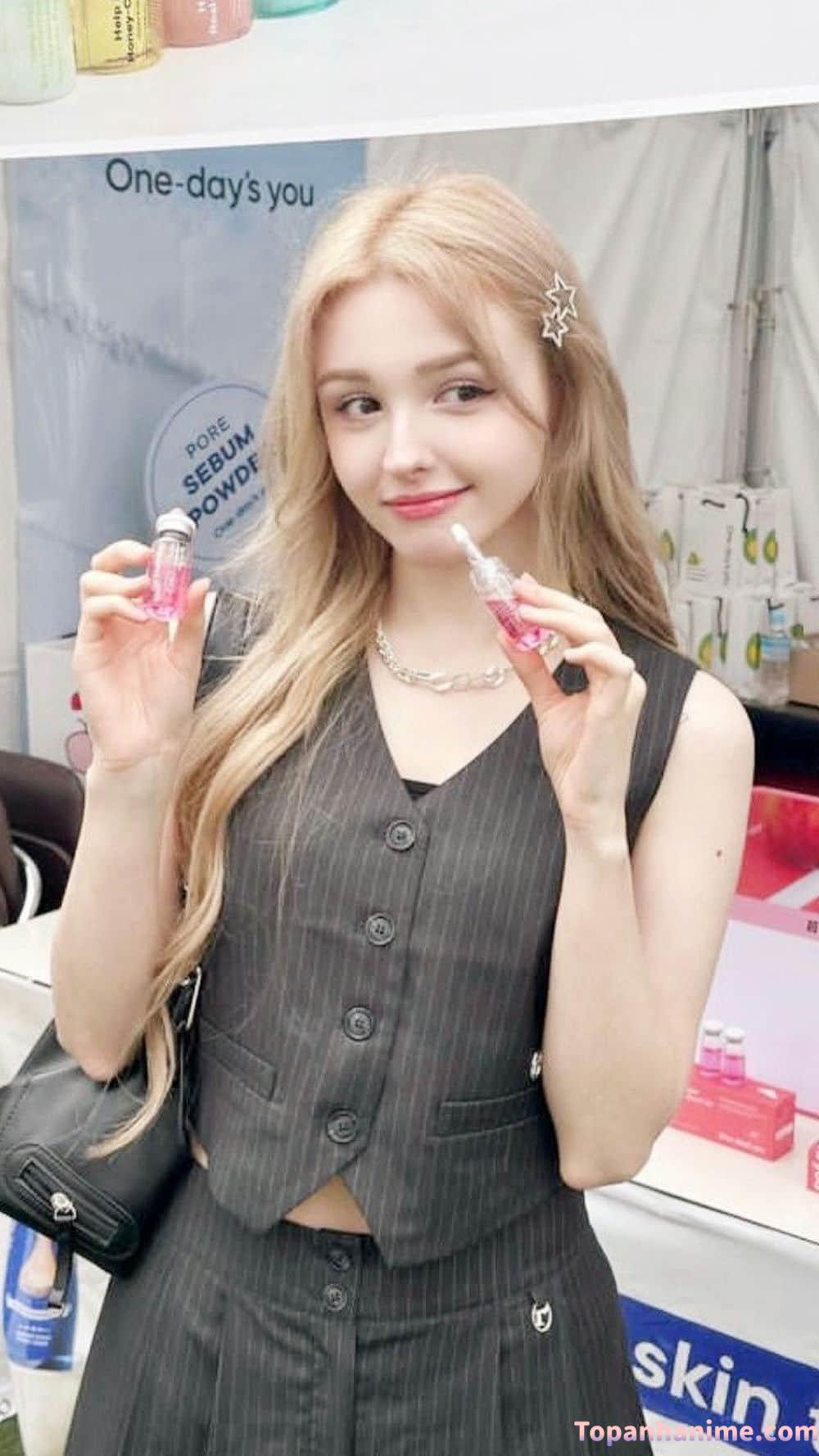 Ảnh gái tây trẻ trung