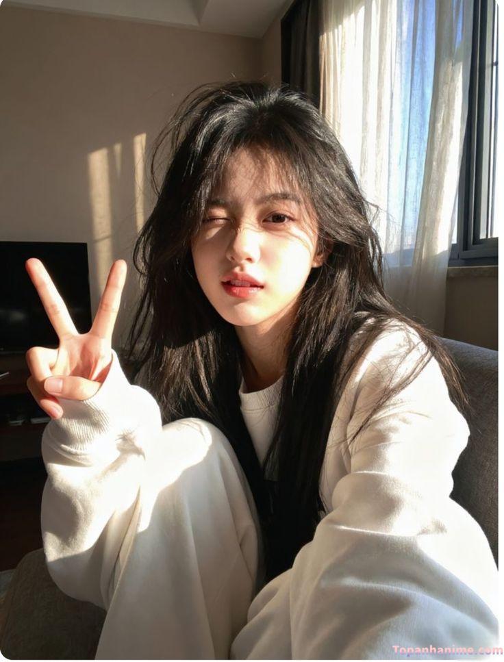 Ảnh nữ sinh trẻ trung năng động