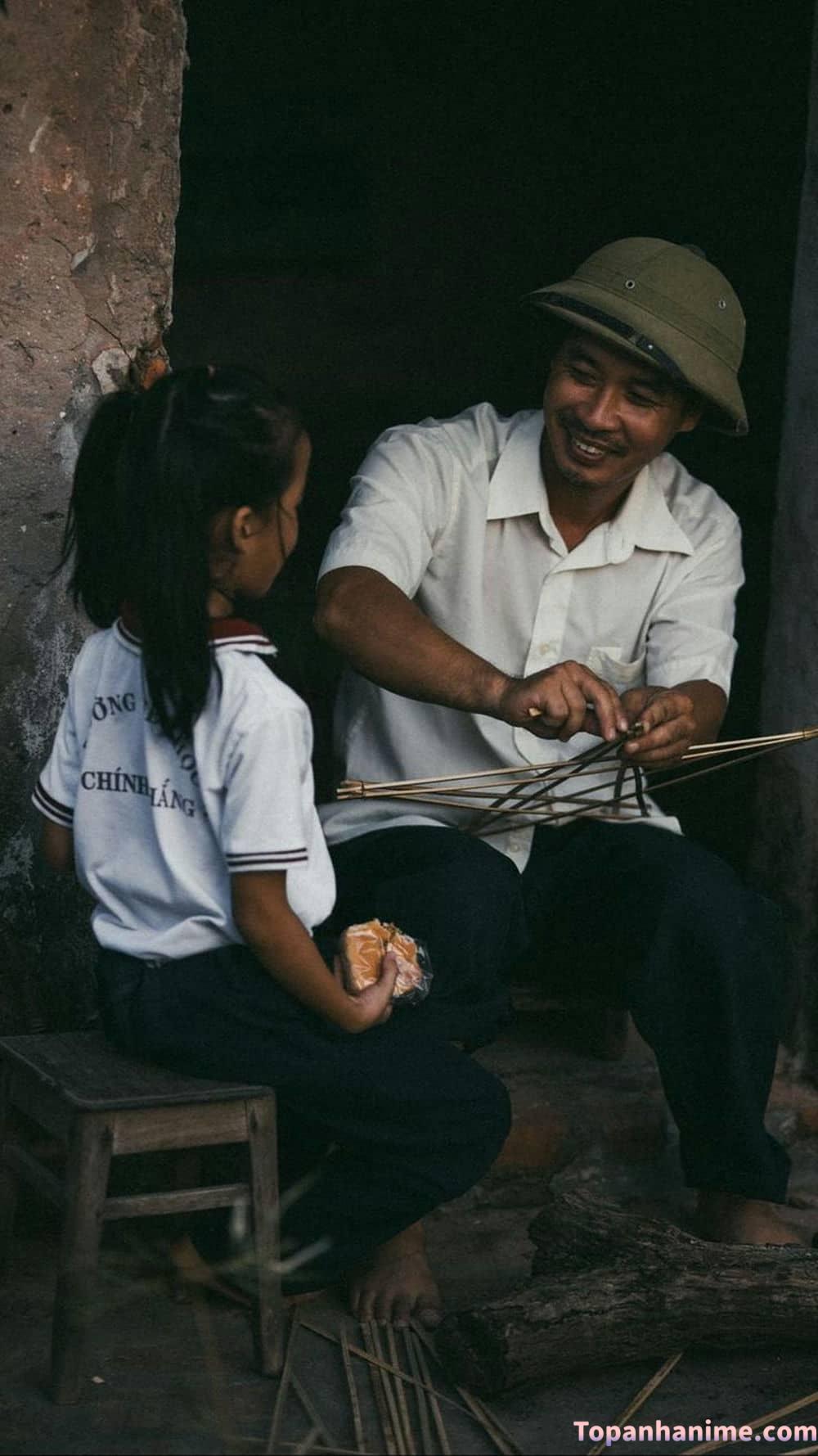 Cha dạy con gái học