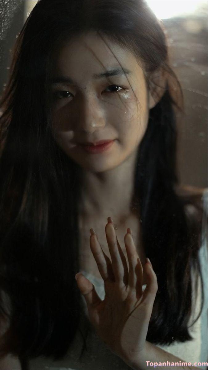 Con gái khóc lạc lõng