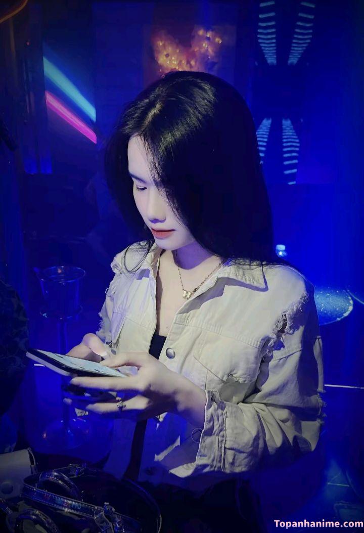 Gái đi bar giải trí