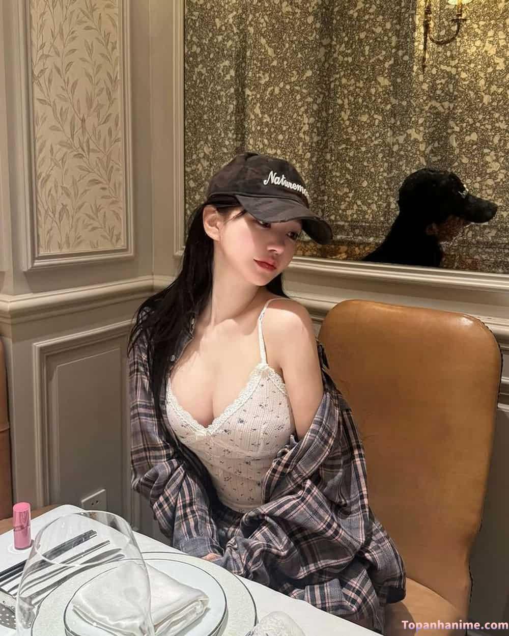 Gái xinh châu âu cuốn hút