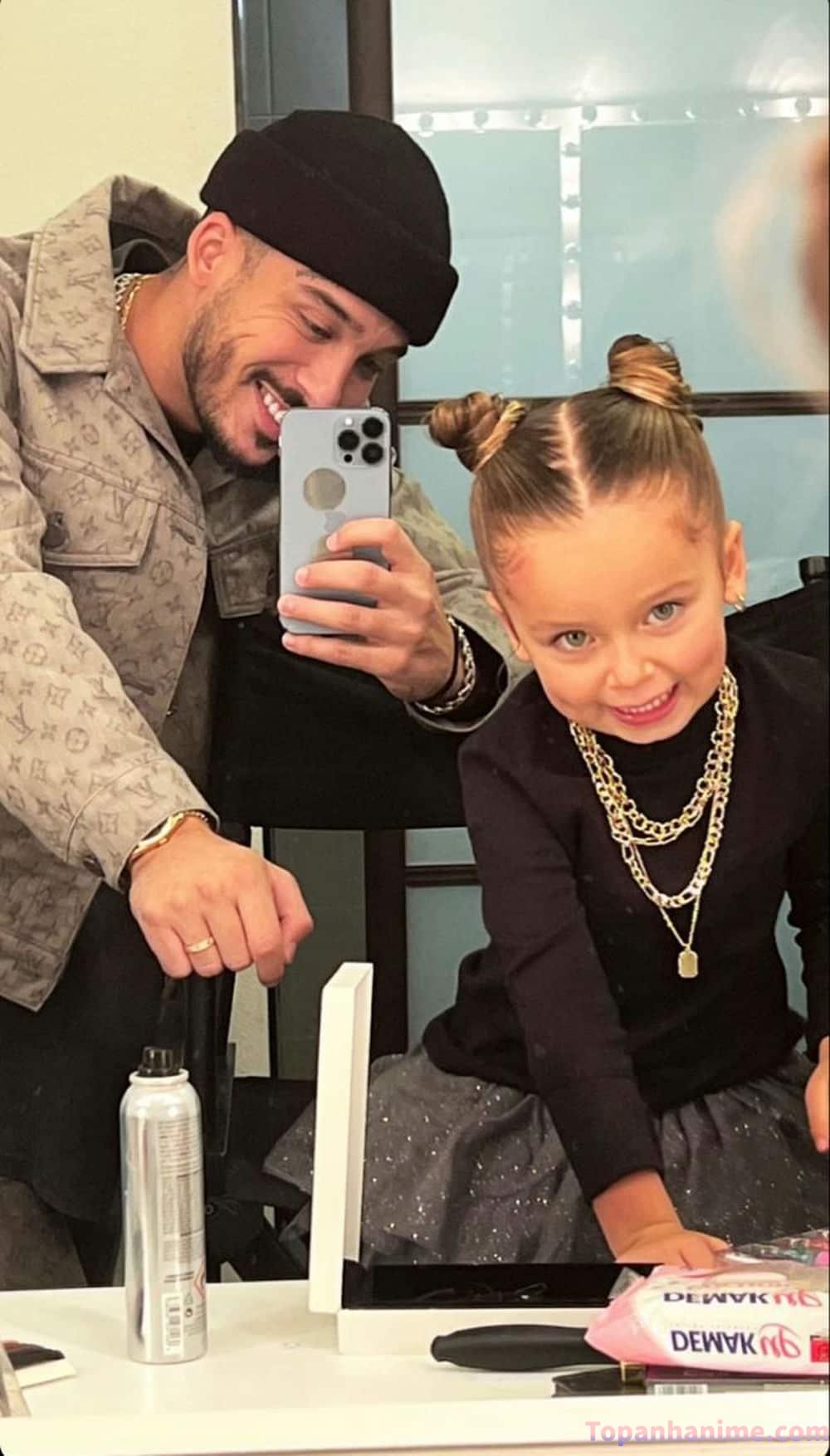 Hình ảnh cha bên con