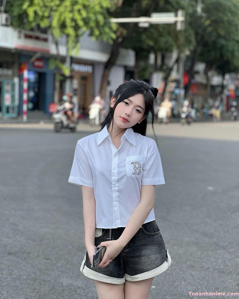 Nữ sinh tuổi đôi mươi