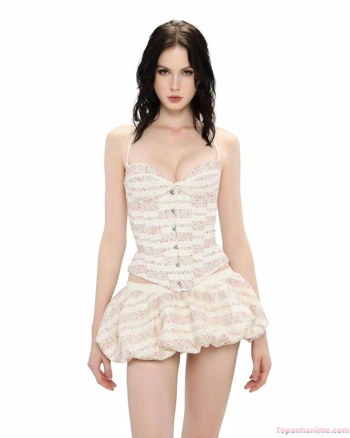 ảnh gái xinh châu âu tóc đen