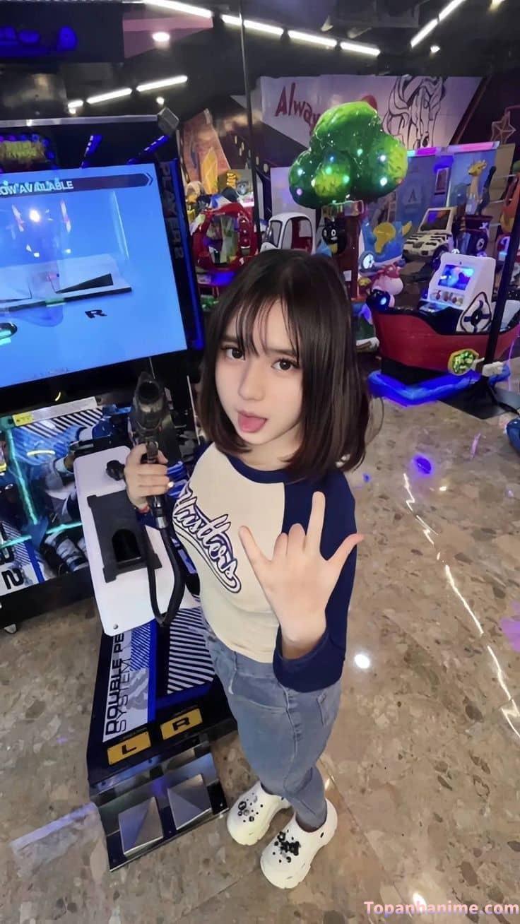 gái xinh tóc ngang trẻ