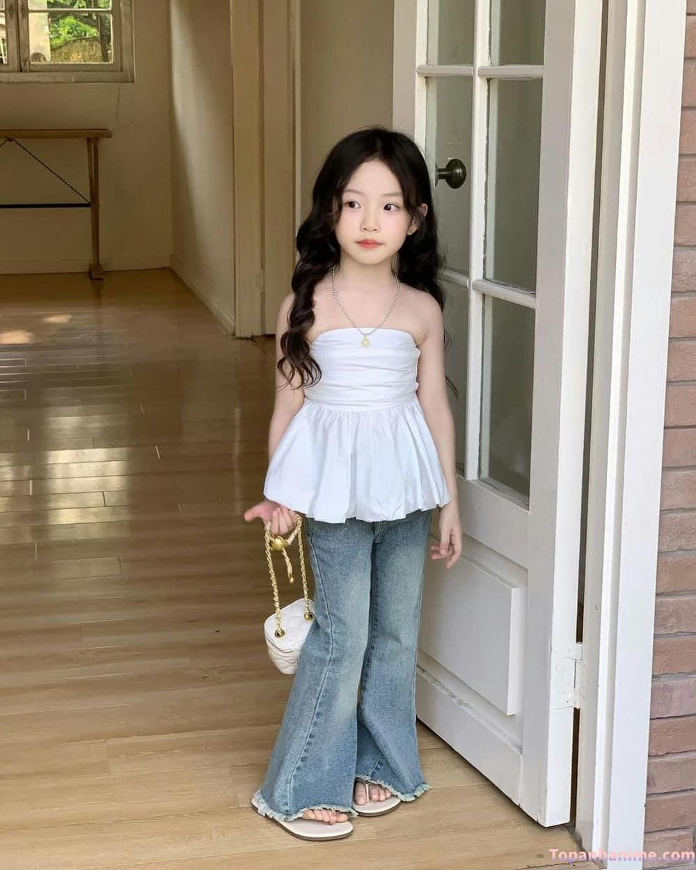 hình bé gái nụ cười