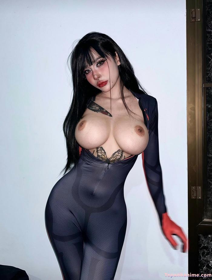 Hình vú to không che nứng lừng