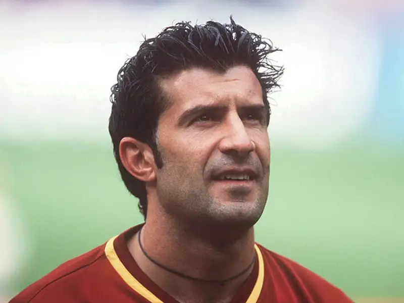 Áp lực cực lớn mỗi khi bước chân ra sân cỏ