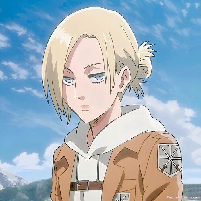 ảnh Annie Leonhart đẹp ánh mắt xa cách