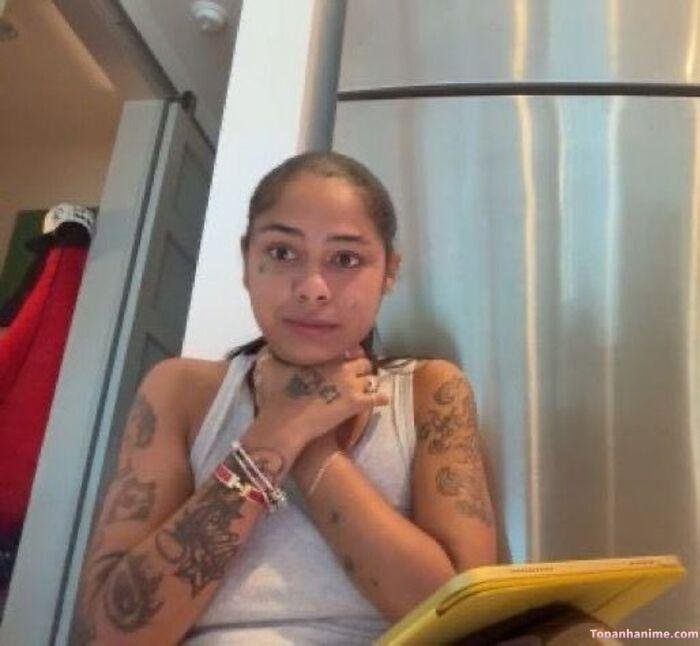 meme bóp cổ nhìn vô tri
