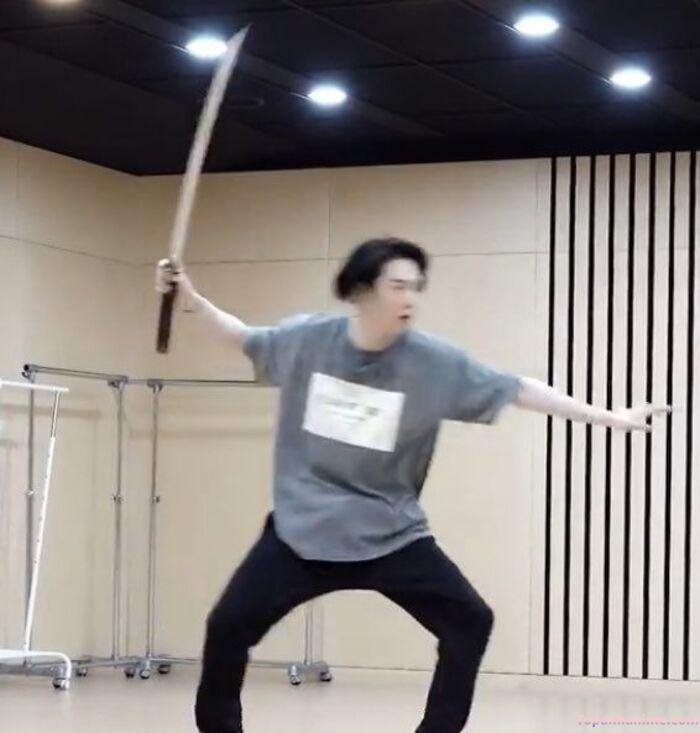 meme tát nhìn mắc cười