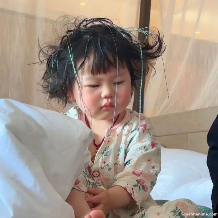 meme buồn ngủ bé ngáp