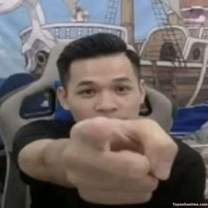 meme ngu chỉ tay