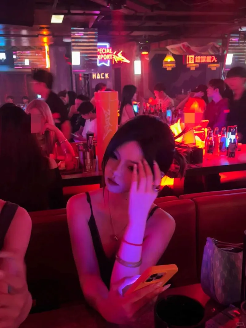 Khám phá 168+ ảnh gái đi bar cuốn hút, nóng bỏng Khám phá 168+ ảnh gái đi bar cuốn hút, nóng bỏng