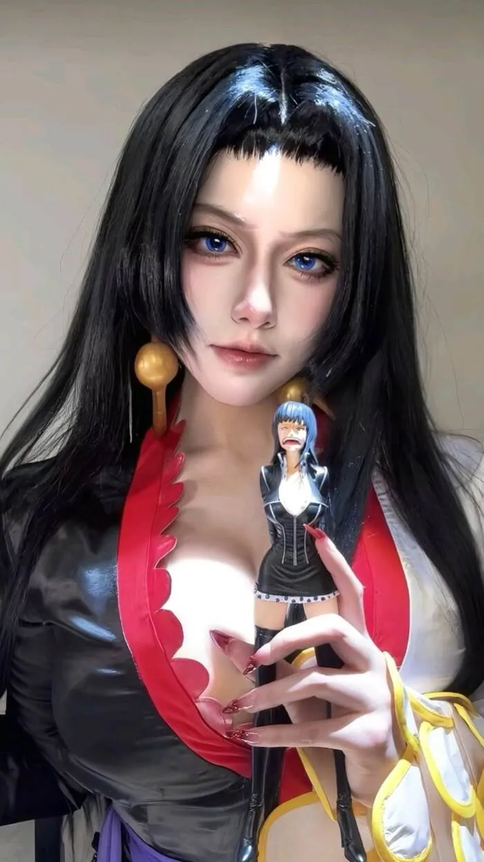 Top 127+ cosplay boa hancock xinh đẹp mê hồn người xem