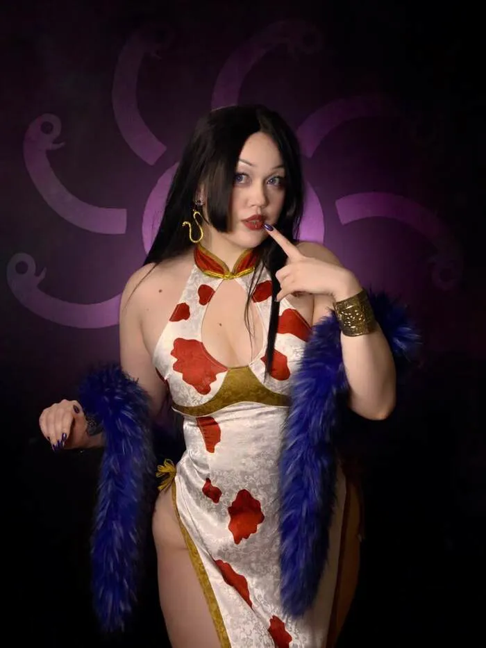 Top 127+ cosplay boa hancock xinh đẹp mê hồn người xem