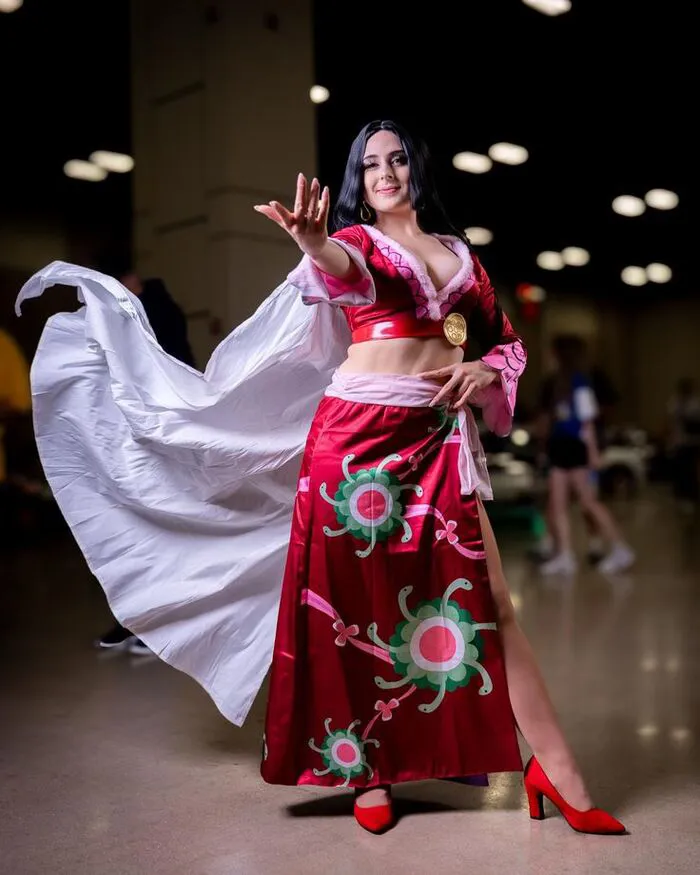 Top 127+ cosplay boa hancock xinh đẹp mê hồn người xem