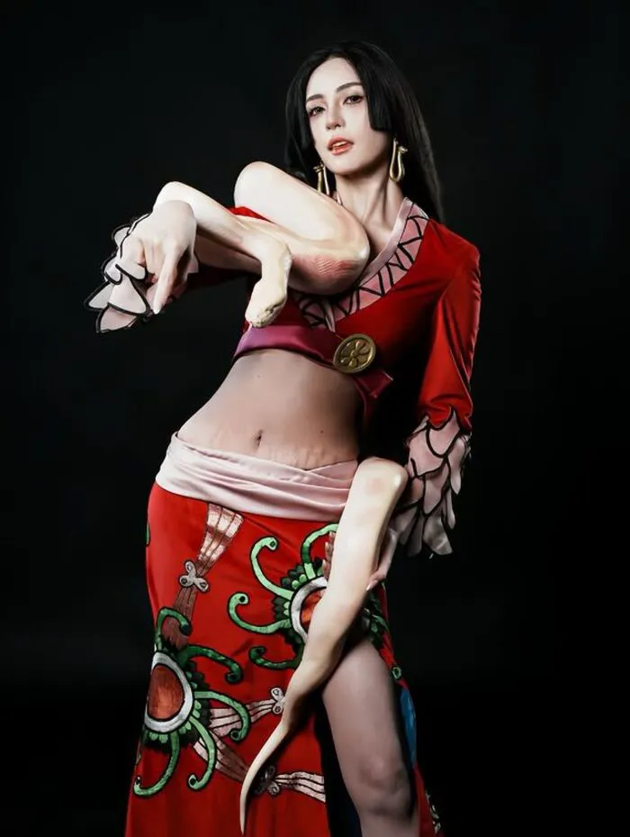 Top 127+ cosplay boa hancock xinh đẹp mê hồn người xem