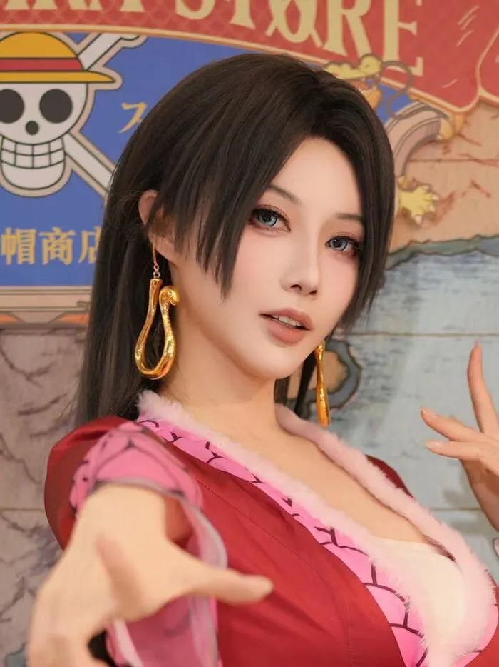 Top 127+ cosplay boa hancock xinh đẹp mê hồn người xem