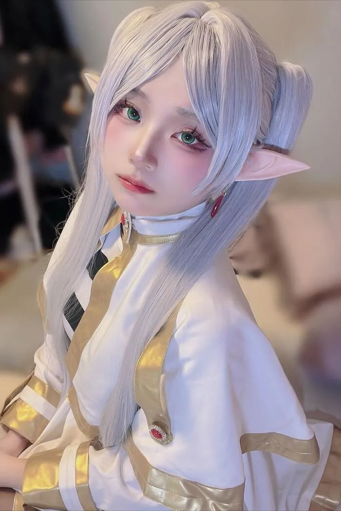 Khám phá nét đẹp trong trẻo qua loạt ảnh cosplay frieren độc đáo Khám phá nét đẹp trong trẻo qua loạt ảnh cosplay frieren độc đáo