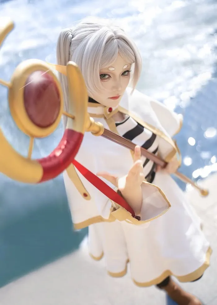 Khám phá nét đẹp trong trẻo qua loạt ảnh cosplay frieren độc đáo Khám phá nét đẹp trong trẻo qua loạt ảnh cosplay frieren độc đáo