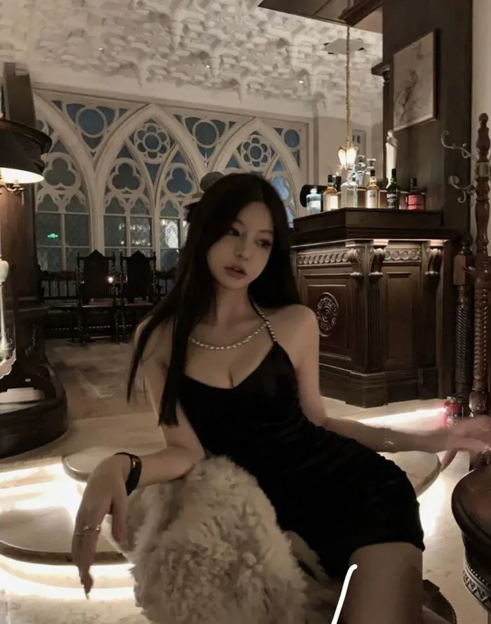 Khám phá vẻ đẹp hút hồn qua 180+ ảnh gái sexy