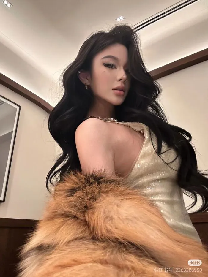 Khám phá vẻ đẹp hút hồn qua 180+ ảnh gái sexy