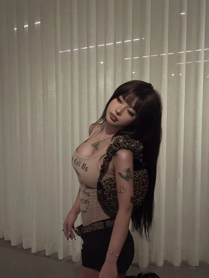 Khám phá vẻ đẹp hút hồn qua 180+ ảnh gái sexy