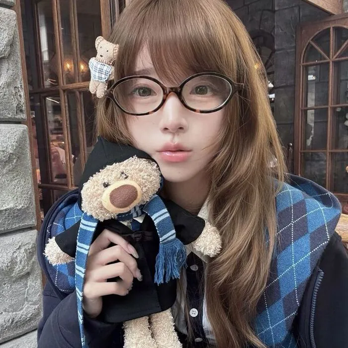 Tổng hợp 188+ ảnh gái xinh đeo kính cực cuốn hút Tổng hợp 188+ ảnh gái xinh đeo kính cực cuốn hút