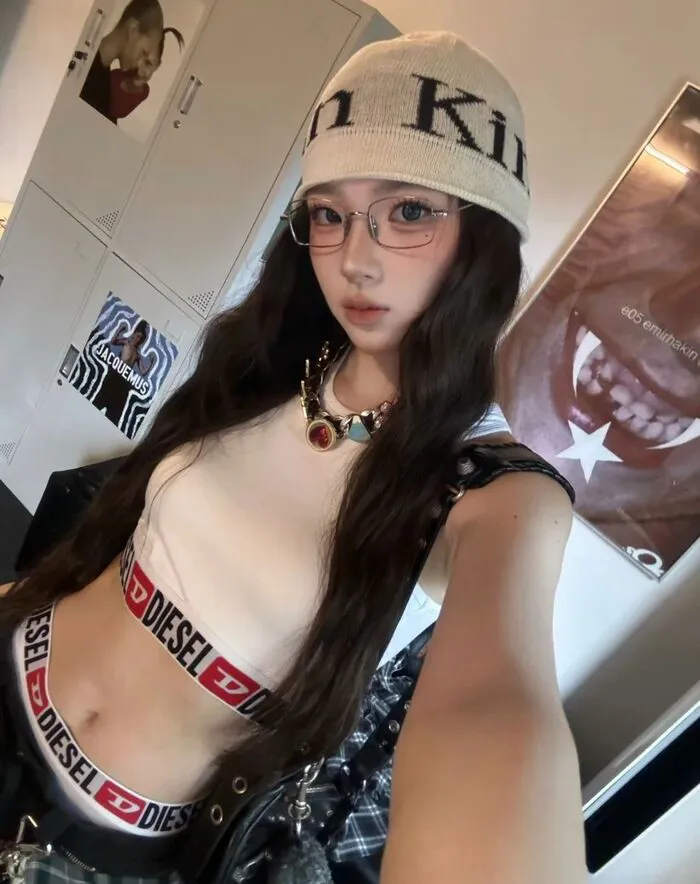 Tổng hợp 188+ ảnh gái xinh đeo kính cực cuốn hút Tổng hợp 188+ ảnh gái xinh đeo kính cực cuốn hút