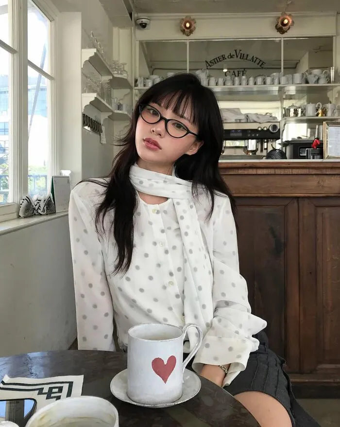 Tổng hợp 188+ ảnh gái xinh đeo kính cực cuốn hút Tổng hợp 188+ ảnh gái xinh đeo kính cực cuốn hút