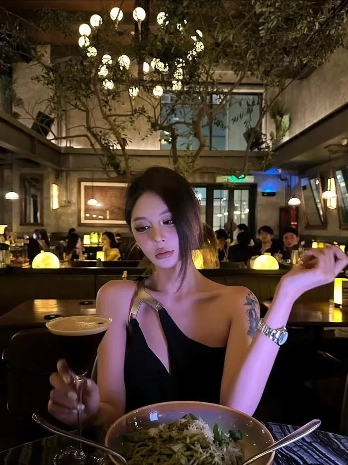 Hơn 120+ hình ảnh gái xinh đi bar lung linh, hút hồn mọi ánh nhìn