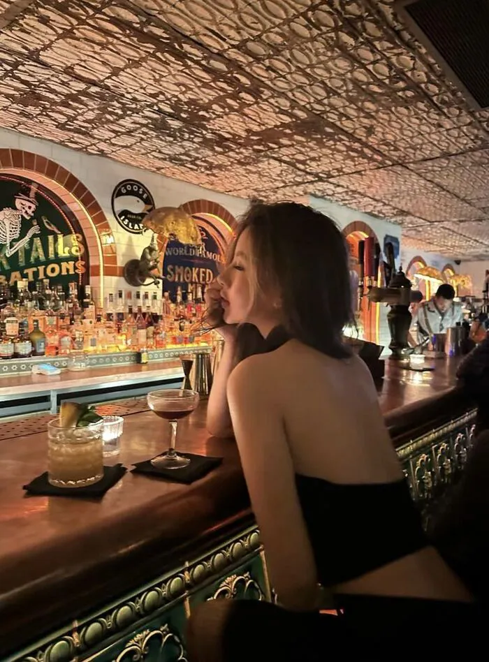 Hơn 120+ hình ảnh gái xinh đi bar lung linh, hút hồn mọi ánh nhìn