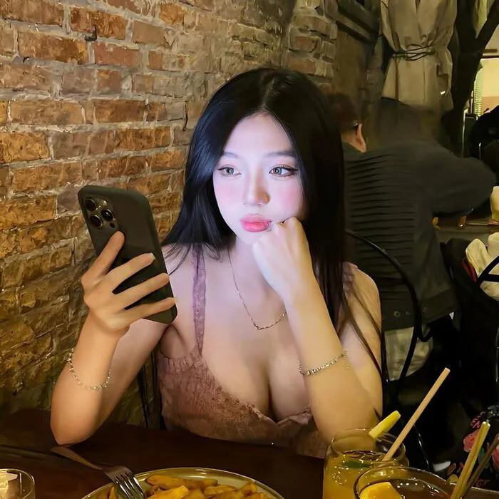 Top 238+ gái xinh vú bự làm nao lòng phái mạnh