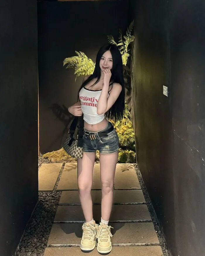 98+ ảnh hot girl chân dài quyến rũ, thu hút mọi ánh nhìn 98+ ảnh hot girl chân dài quyến rũ, thu hút mọi ánh nhìn