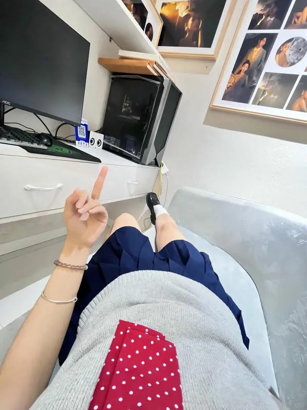 Khám phá biểu tượng độc đáo qua 137+ ảnh ngón giữa mới nhất