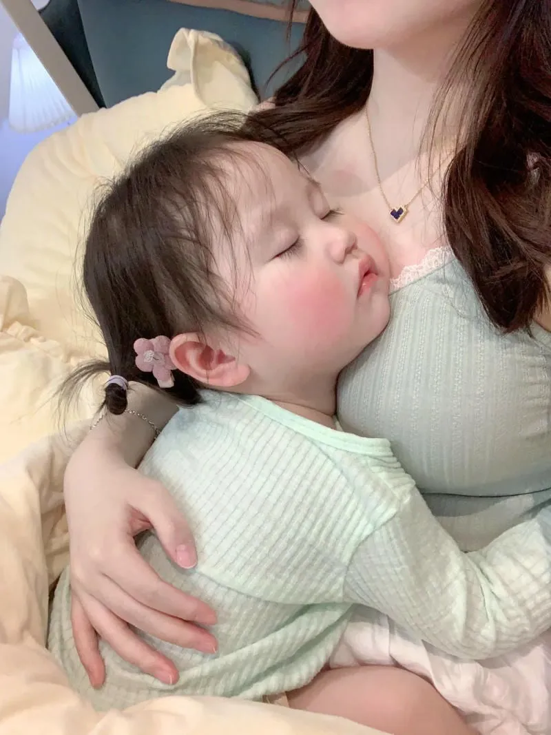 Khám phá 245+ ảnh bé gái cực dễ thương, hồn nhiên
