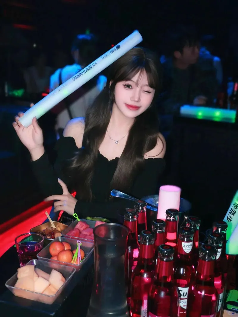 Khám phá 168+ ảnh gái đi bar cuốn hút, nóng bỏng Khám phá 168+ ảnh gái đi bar cuốn hút, nóng bỏng