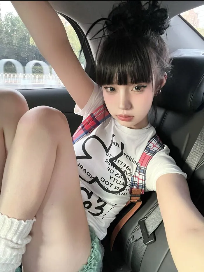 145+ gai xinh 2k gây thương nhớ trên mạng xã hội