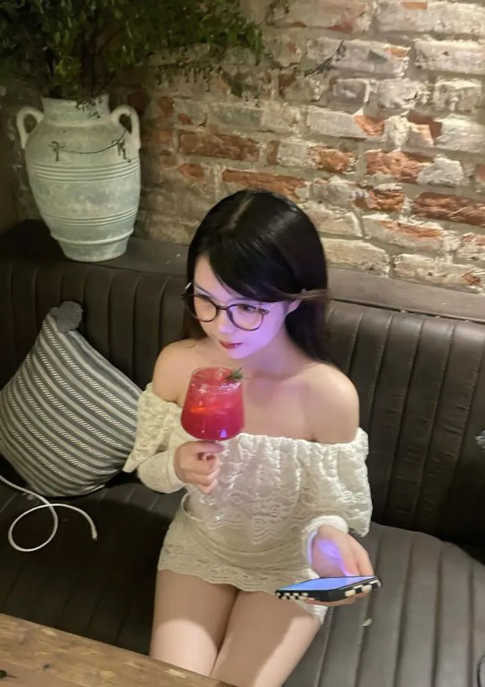 87+ gái xinh 2k10 tỏa sáng, vẻ đẹp trong trẻo hút hồn