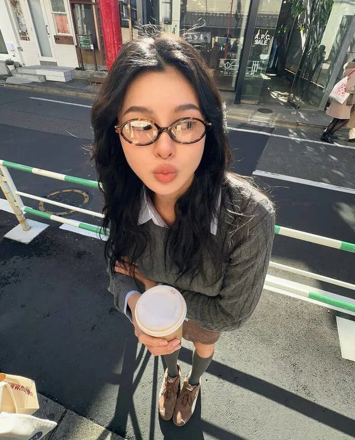 Top 123+ gái xinh đeo kính quyến rũ, thần thái hút hồn Top 123+ gái xinh đeo kính quyến rũ, thần thái hút hồn