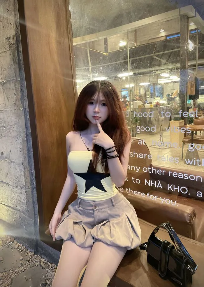 Tổng hợp 128+ gái xinh hở hang cuốn hút khó rời mắt Tổng hợp 128+ gái xinh hở hang cuốn hút khó rời mắt