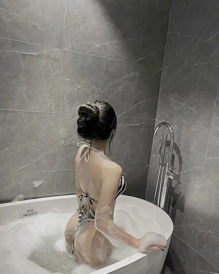 Tổng hợp 238+ gái xinh khoe mông cực cuốn hút