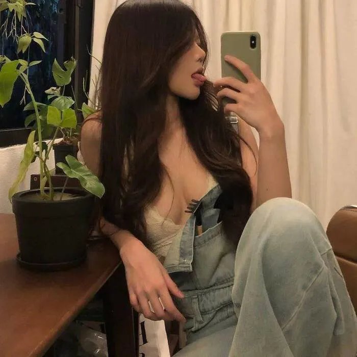 Gái xinh khoe ngực: Khám phá vẻ đẹp quyến rũ với 98+ tuyển tập mới nhất Gái xinh khoe ngực: Khám phá vẻ đẹp quyến rũ với 98+ tuyển tập mới nhất