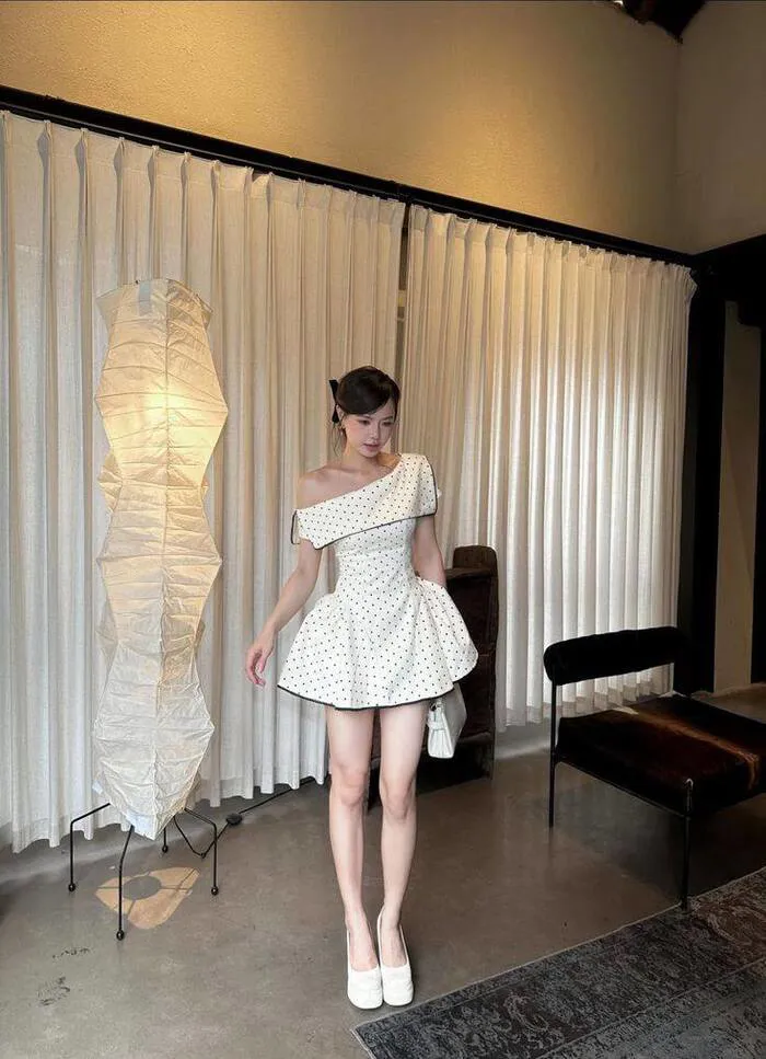 Bộ sưu tập gái xinh mặc váy ngắn ngọt ngào hút hồn mọi ánh nhìn Bộ sưu tập gái xinh mặc váy ngắn ngọt ngào hút hồn mọi ánh nhìn